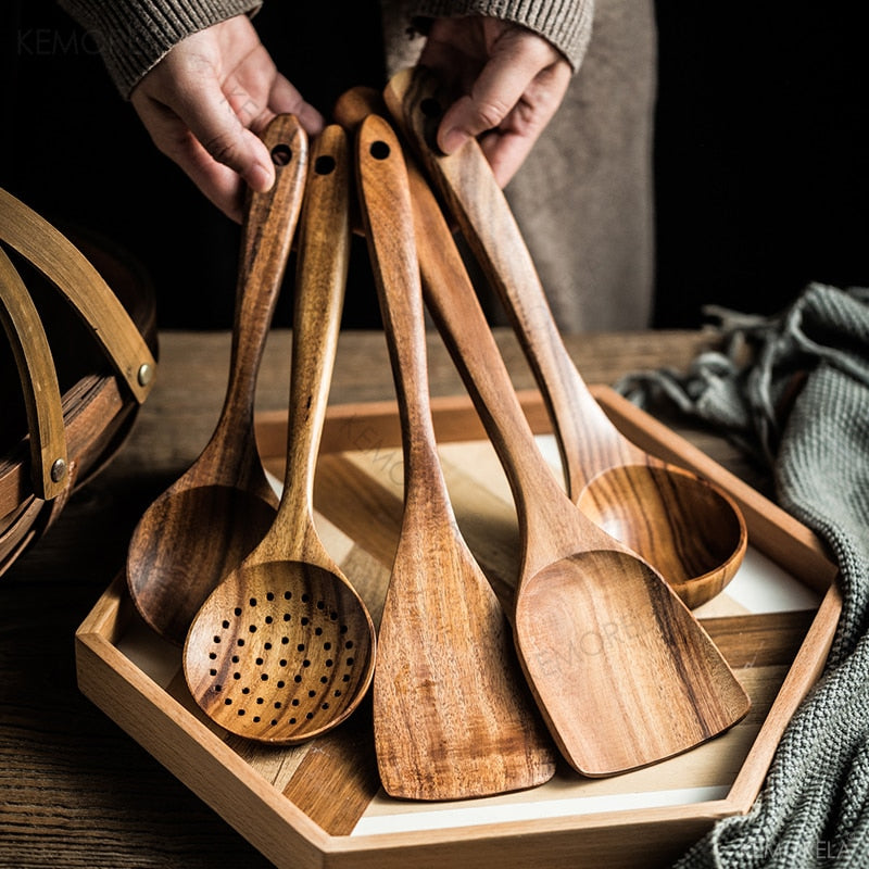 spatule en bois cuisine