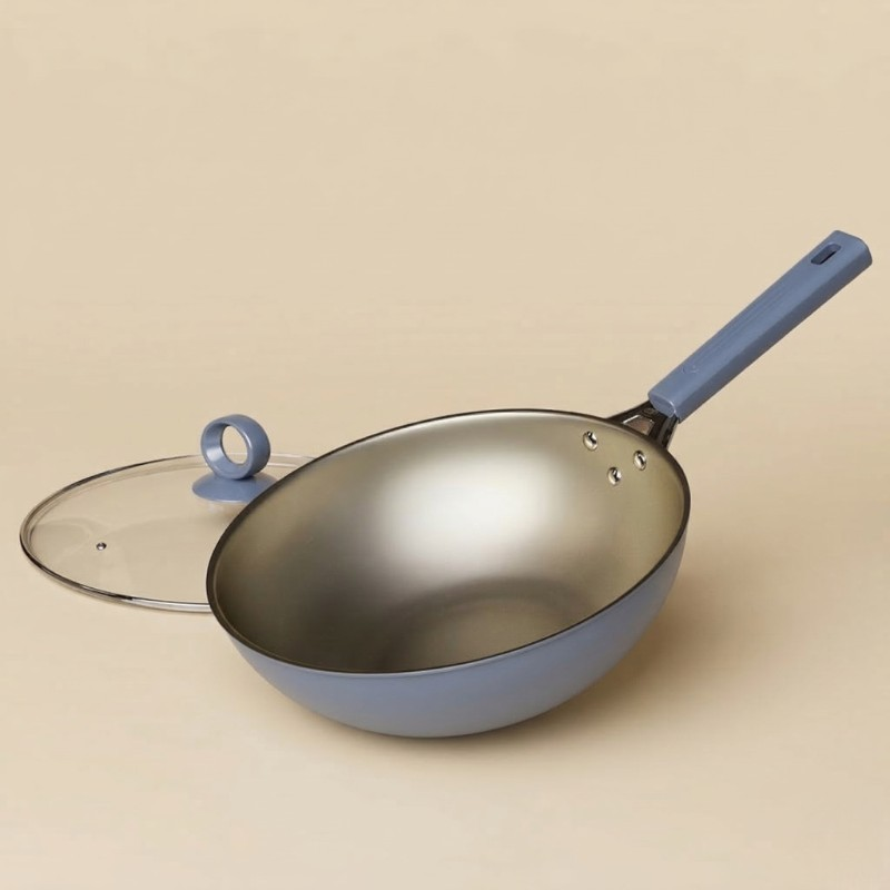 Wok avec couvercle