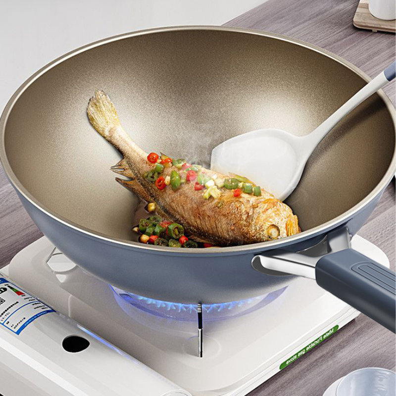 Wok avec couvercle