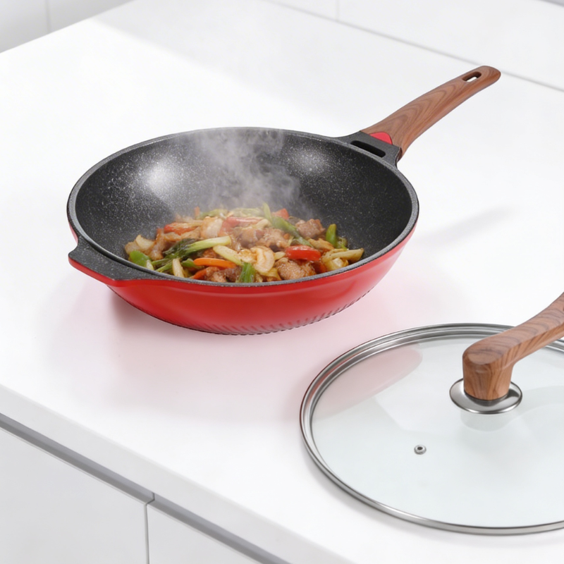 Wok design rouge avec couvercle