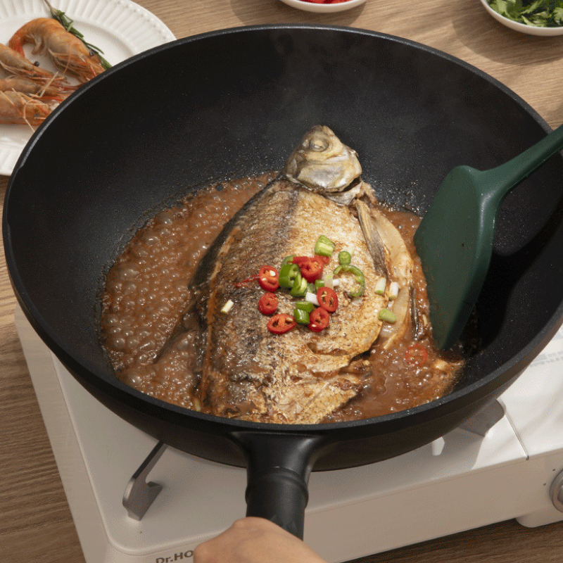 Wok antiadhésive résistante