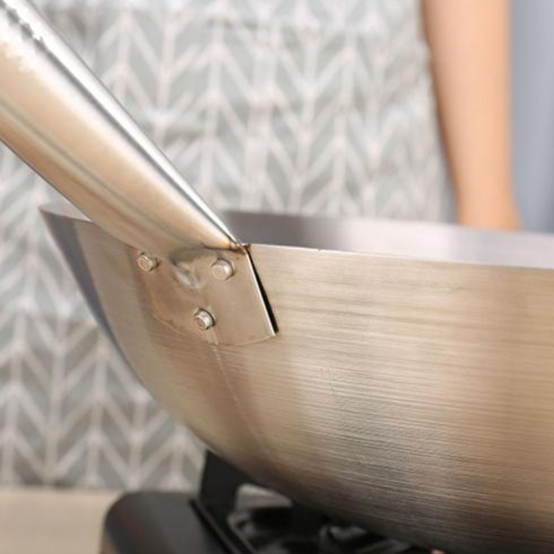 Le Asama Wok Argenté en acier inoxydable sans couvercle avec manche long