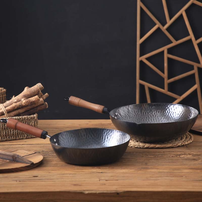 flat-bottom-cast-iron-wok Image