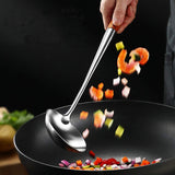 Loupe dans un Wok de Cuisine