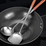 Spatules en Métal dans un Wok