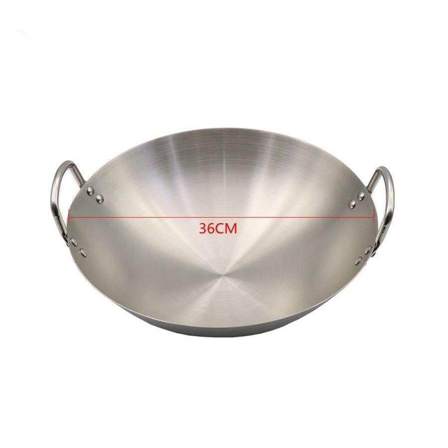 Le Tate Wok de 36 cm en acier inoxydable avec deux poignées métalliques Image
